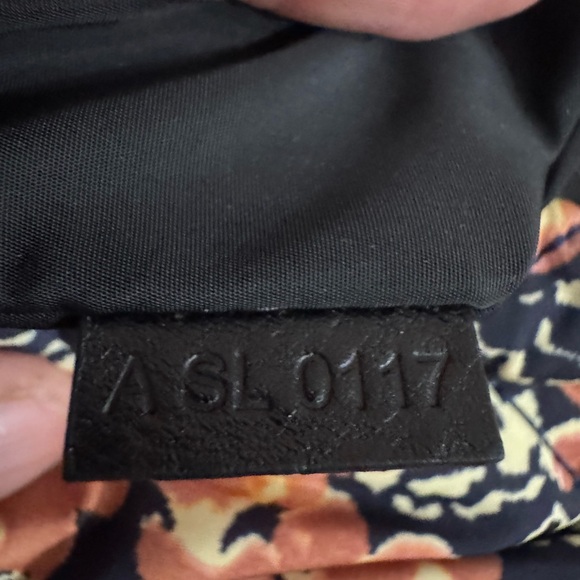 Marc Jacobs Backpack - Quilted Floral Nylon - Pink and Blue Excellent Condition - Picture 14 of 15